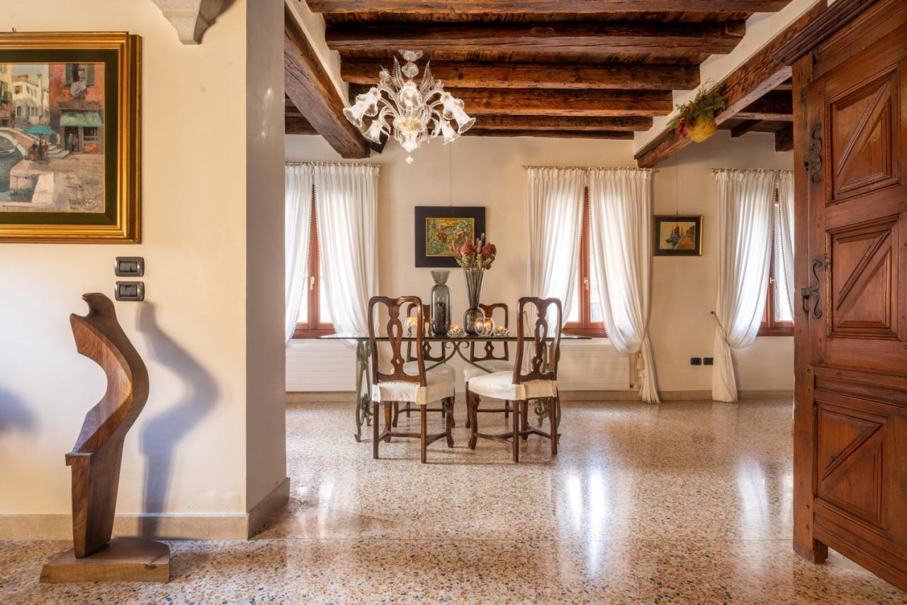 Garden Mansion With Private Mooring R&R Apartment Venesia Bagian luar foto